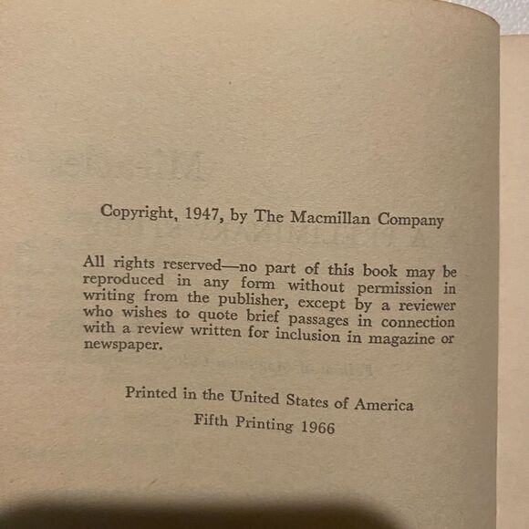 GUC - C. S. Lewis 2 Paperback Books -The Lion, The Witch & Wardrobe and Miracles - Picture 7 of 7